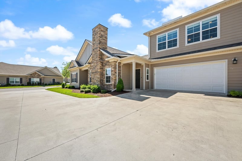 2326 Stonecenter Ln, Murfreesboro, TN 37128