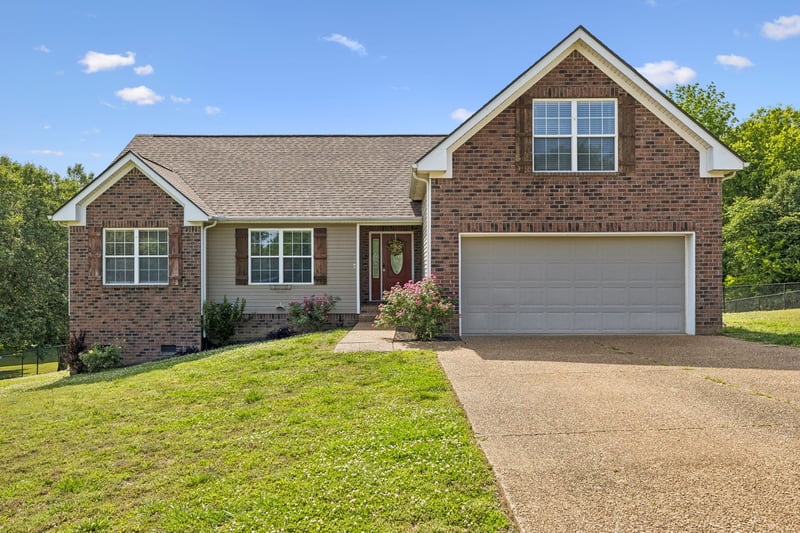 652 Charles Ln, Spring Hill, TN 37174