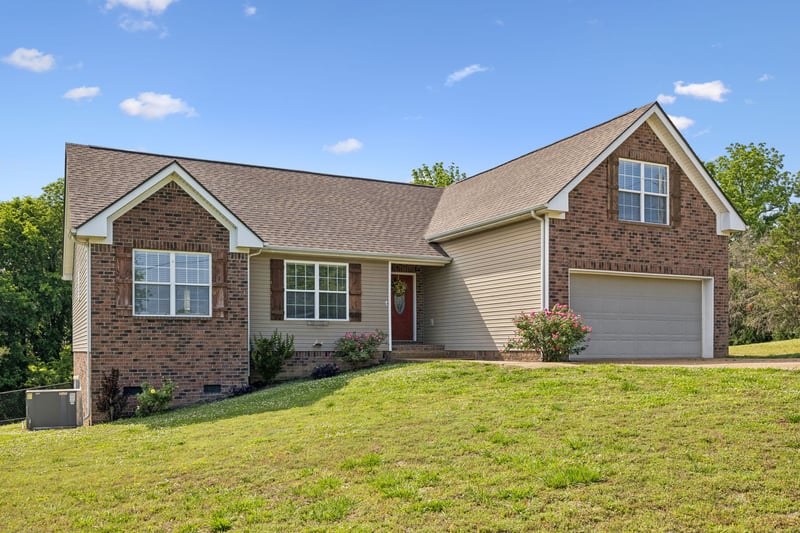 652 Charles Ln, Spring Hill, TN 37174