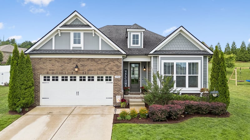 2702 Nottingham Dr, Columbia, TN 38401
