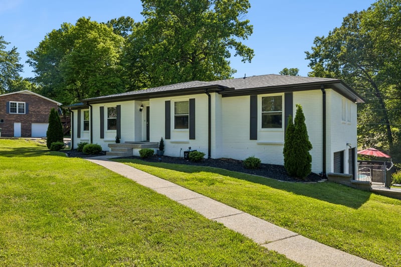 518 Ridgemont Dr, Dickson, TN 37055