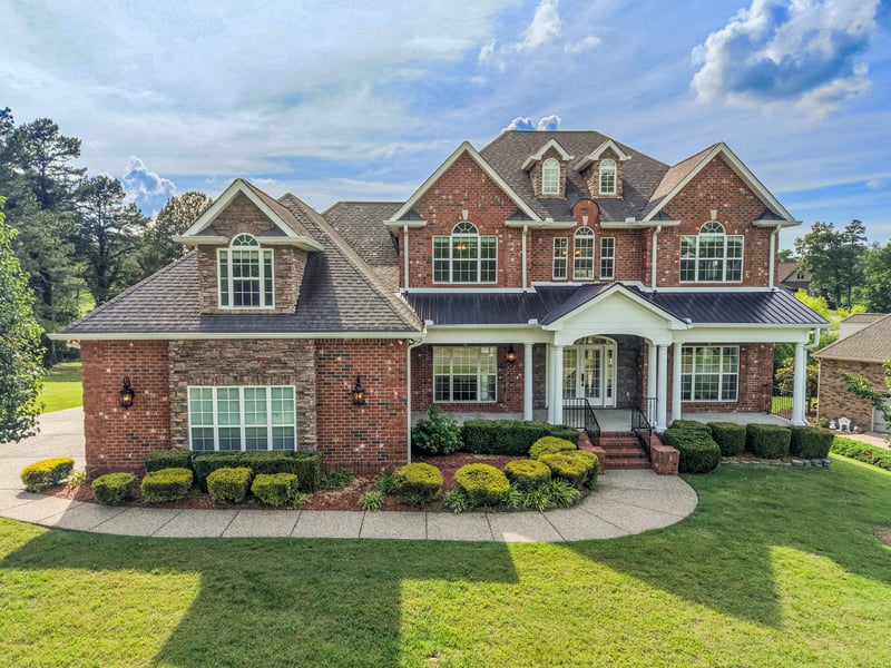 511 Country Club Dr, Dickson, TN 37055