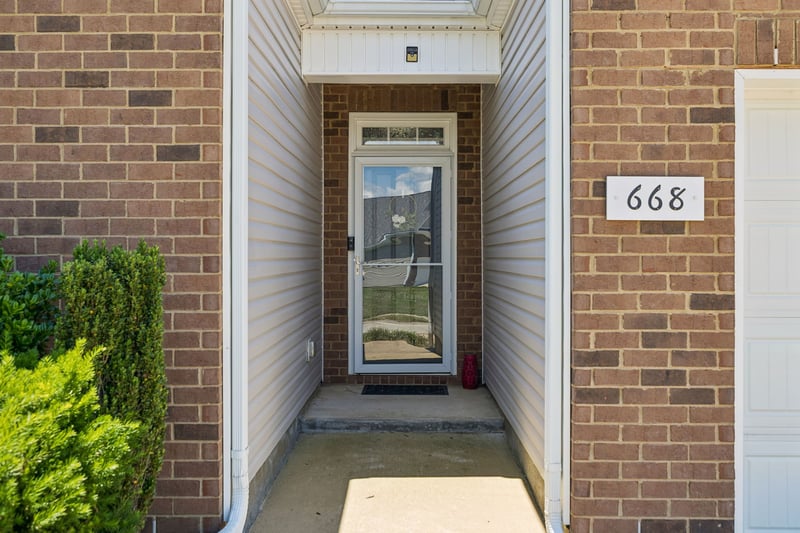 668 Prominence Rd, Columbia, TN 38401