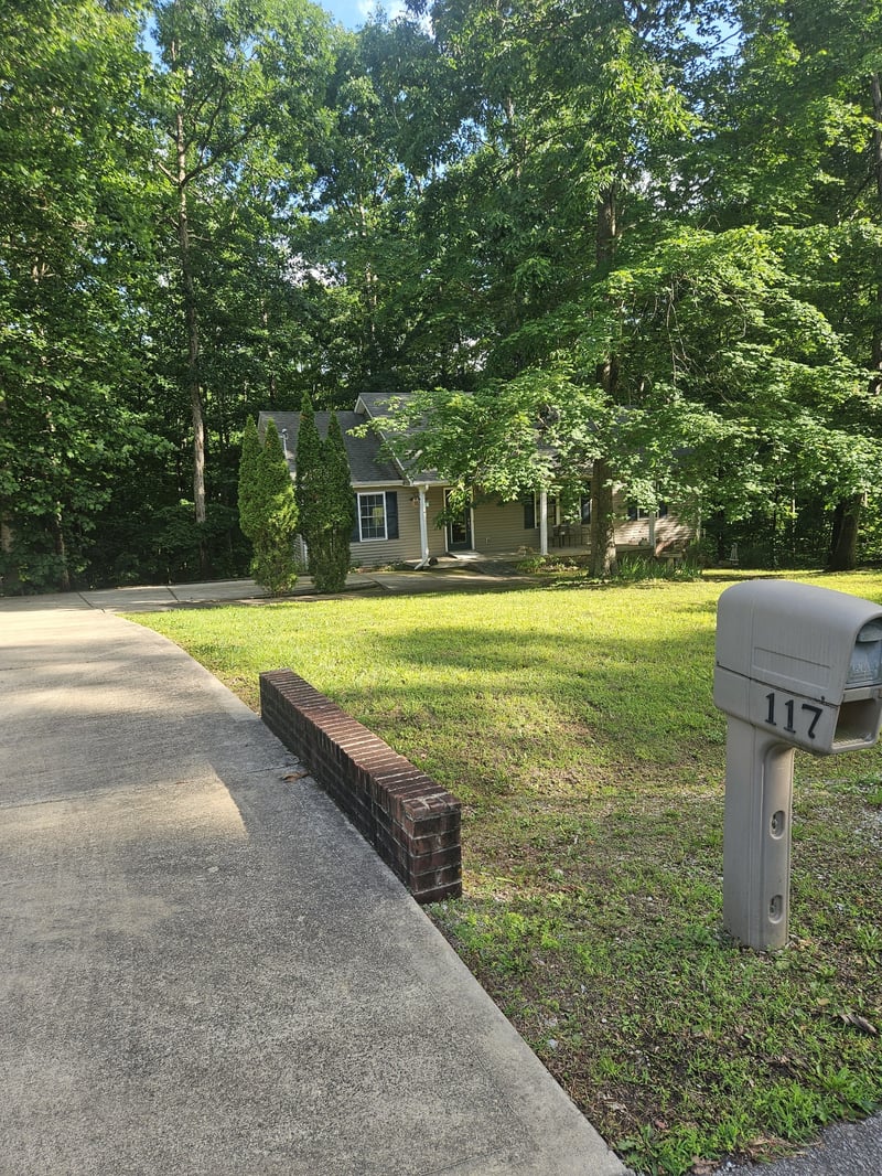 117 W Dell Rd, Dickson, TN 37055