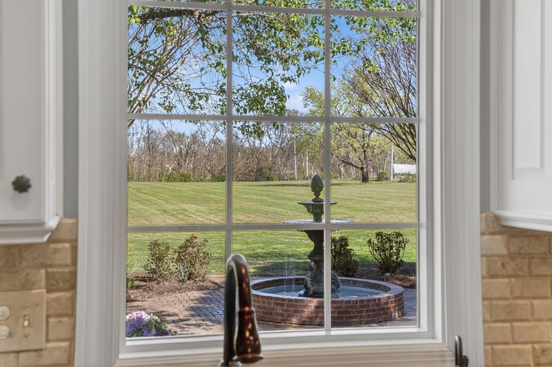 1553 N Main St, Mount Pleasant, TN 38474
