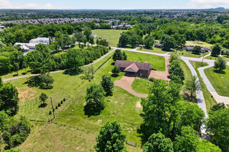 1174 Highway 25 , Gallatin, TN 37066