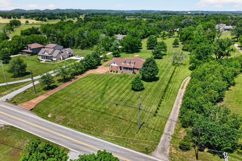 1174 Highway 25 , Gallatin, TN 37066