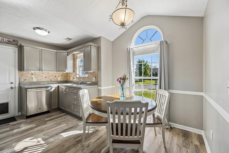 813 Magnolia Blvd, White House, TN 37188