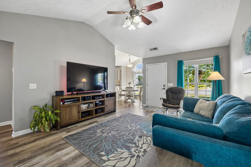 813 Magnolia Blvd, White House, TN 37188