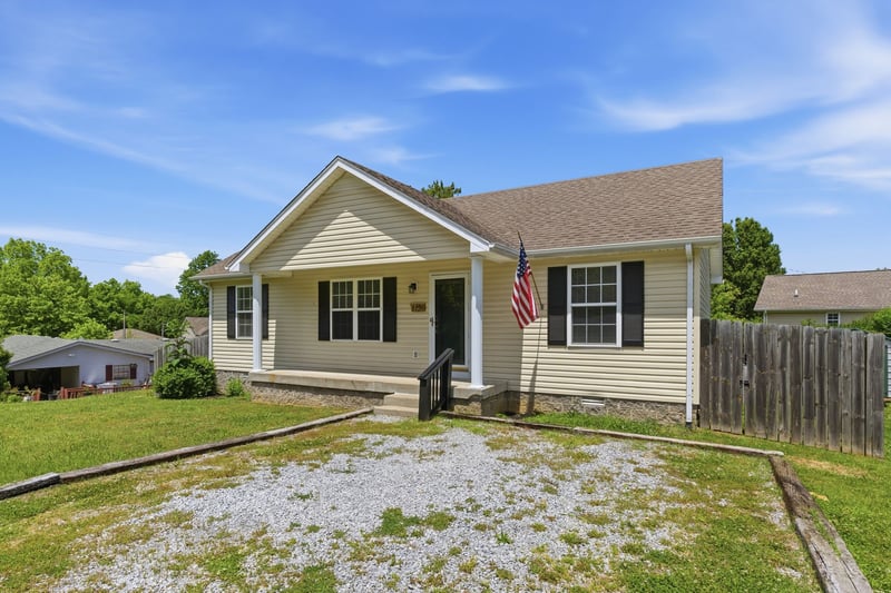 1150 17th Ave, Springfield, TN 37172