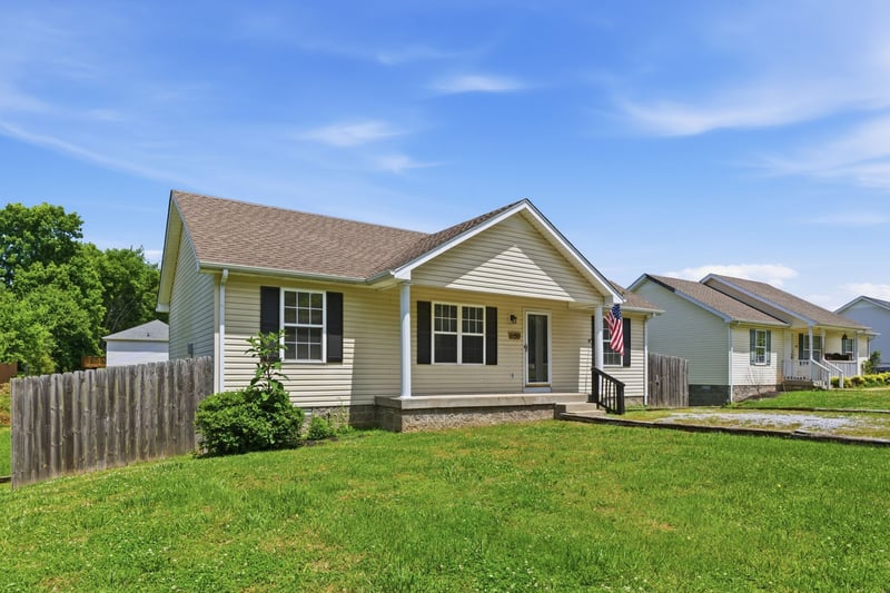 1150 17th Ave, Springfield, TN 37172