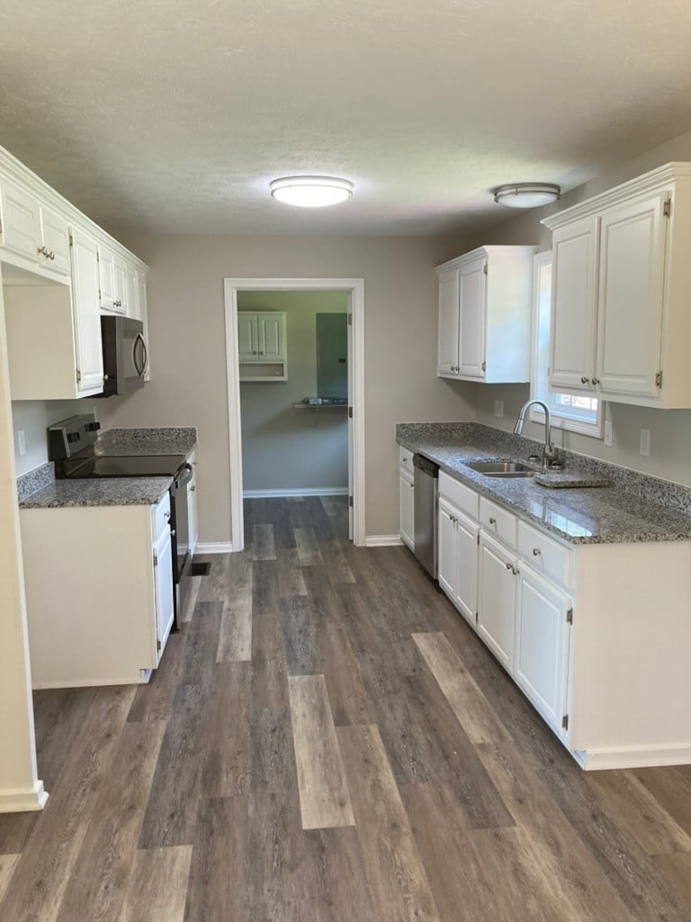 3366 Dobbins Pike, Portland, TN 37148
