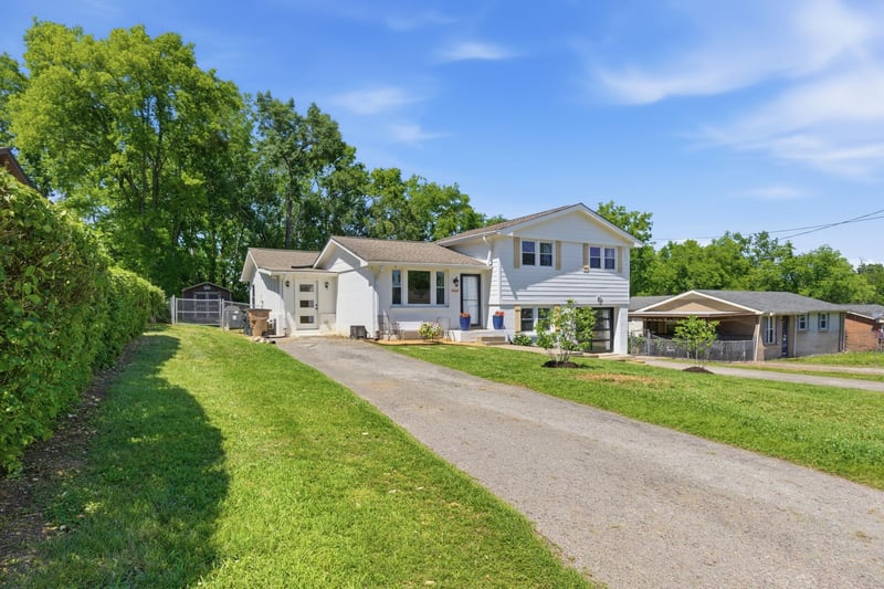 3060 Buenaview Blvd, Nashville, TN 37218