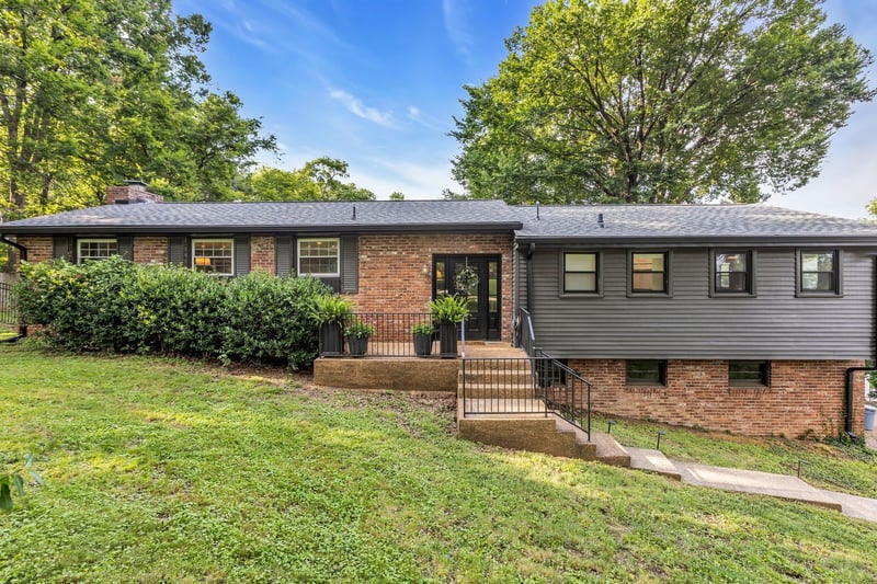 826 Evansdale Dr, Nashville, TN 37220