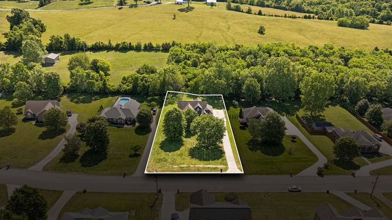 450 Bonnie Valley Dr, Lebanon, TN 37087