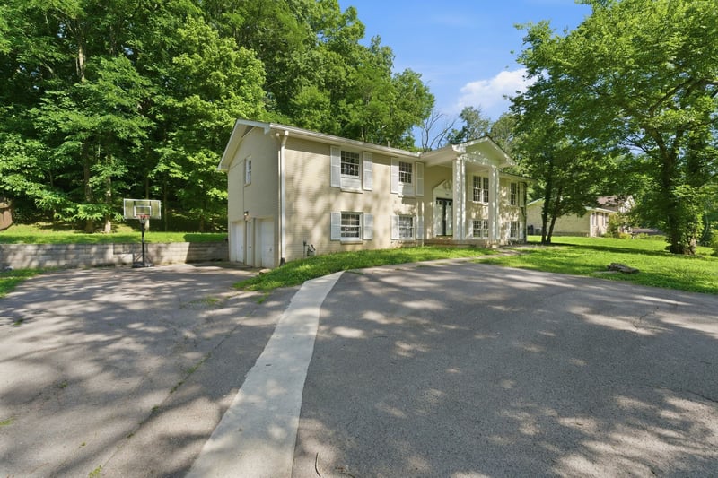 346 Forrest Valley Dr, Nashville, TN 37209