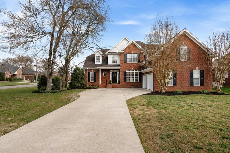 2003 Woodcliff Dr, Smyrna, TN 37167