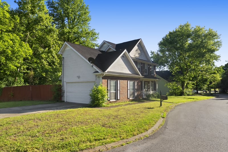 4900 Oak Barrel Dr, Antioch, TN 37013