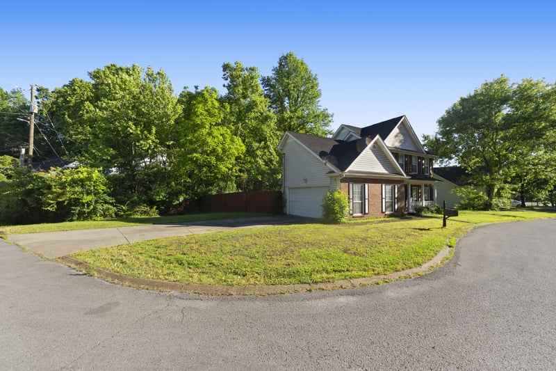 4900 Oak Barrel Dr, Antioch, TN 37013