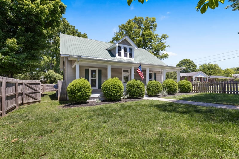 610 E Main St, Watertown, TN 37184