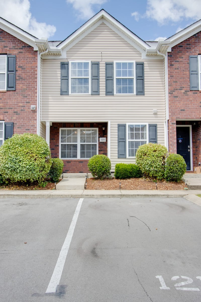 121 Oak Valley Cir, Smyrna, TN 37167