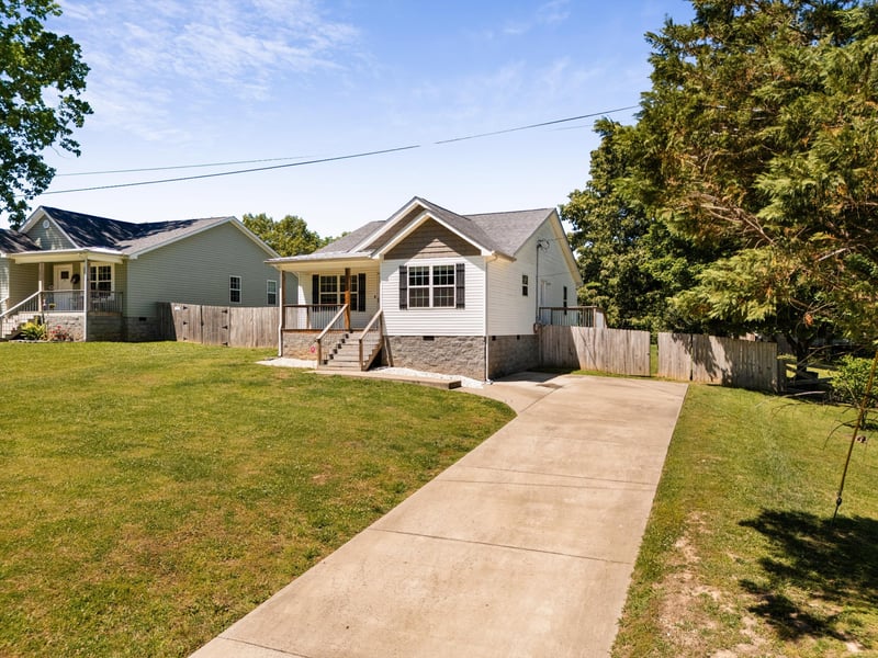 1206 Hornal Rd, White Bluff, TN 37187