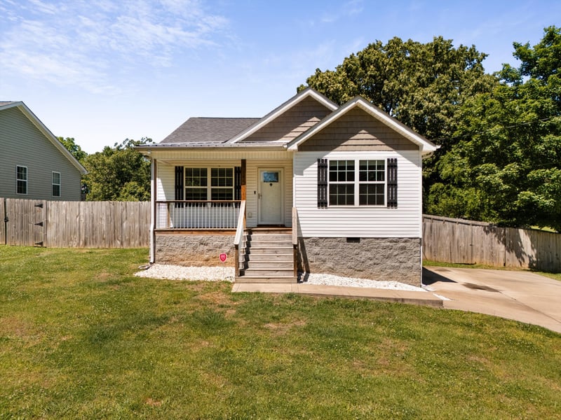 1206 Hornal Rd, White Bluff, TN 37187