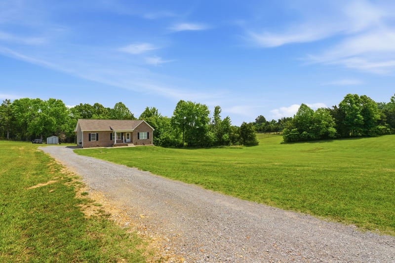 1146 Mount Olive Rd, Westmoreland, TN 37186