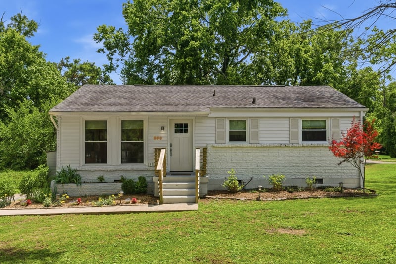800 Oak St, Nashville, TN 37216