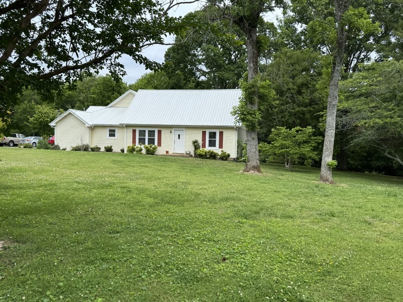 129 Oakland Dr, Gallatin, TN 37066
