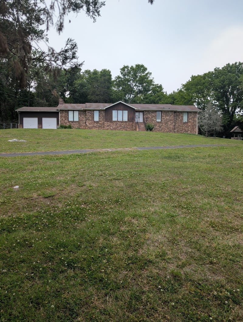 152 Snug Harbor Dr, Hendersonville, TN 37075
