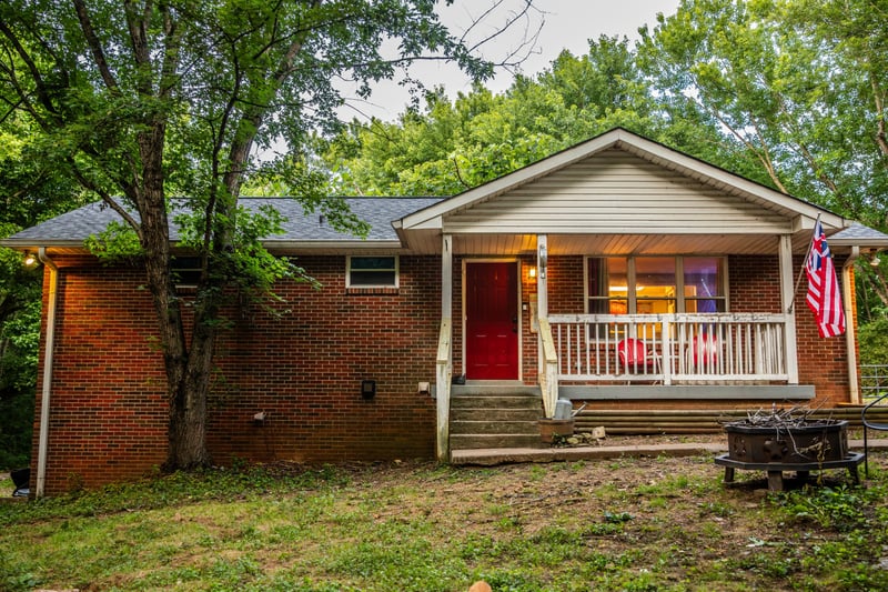 1011 Issac Clifton Rd, Chapmansboro, TN 37035