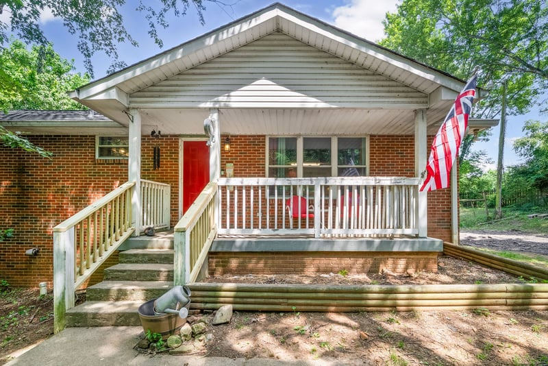 1011 Issac Clifton Rd, Chapmansboro, TN 37035