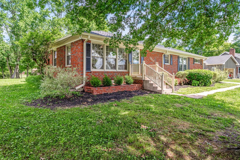 1117 Peninsula Dr, Gallatin, TN 37066