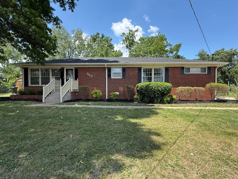 1117 Peninsula Dr, Gallatin, TN 37066