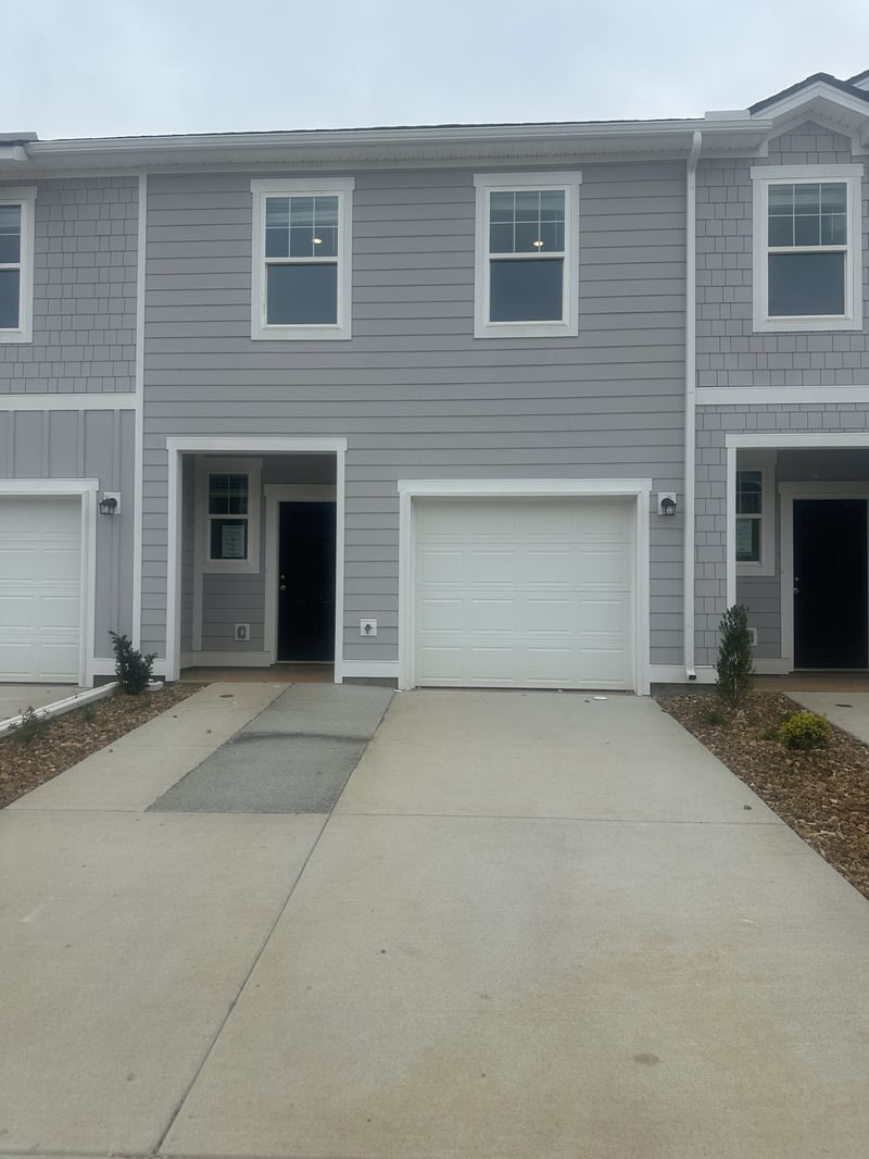 216 Darlington Dr, Dickson, TN 37055