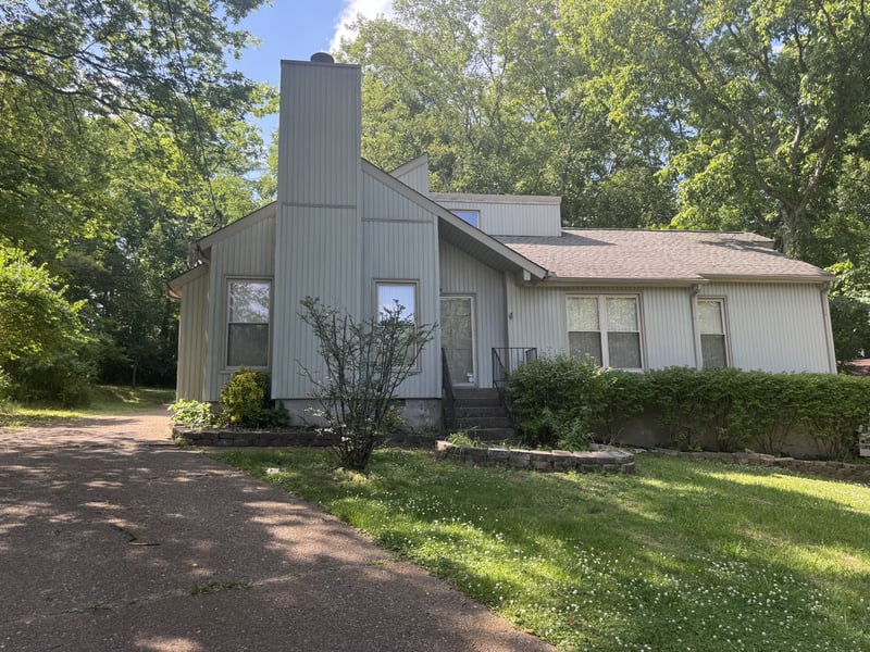 536 New Castle Ln, Hermitage, TN 37076
