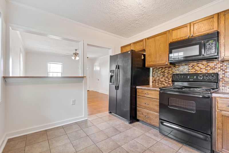 2008 Thomas Ave, Columbia, TN 38401