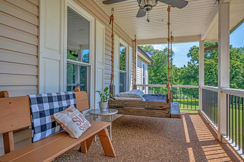 643 Bear Creek Valley Rd, Bon Aqua, TN 37025