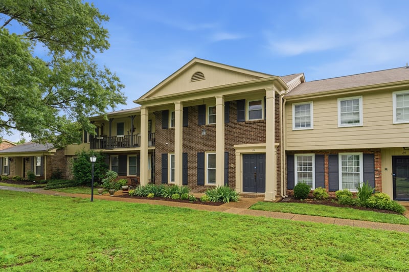 8207 Sawyer Brown Rd #J4, Nashville, TN 37221