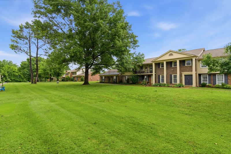 8207 Sawyer Brown Rd #J4, Nashville, TN 37221