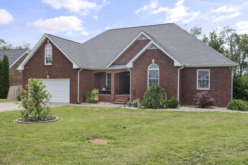121 Golfers Cir, Portland, TN 37148