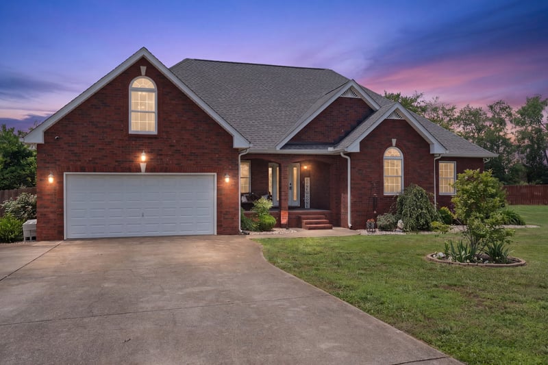 121 Golfers Cir, Portland, TN 37148