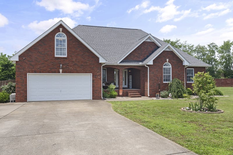 121 Golfers Cir, Portland, TN 37148