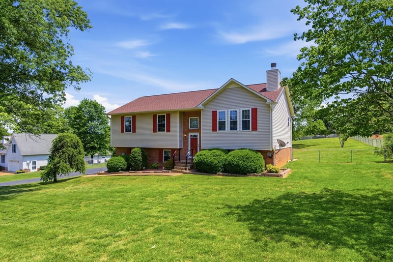 206 Brookhaven Dr, Columbia, TN 38401
