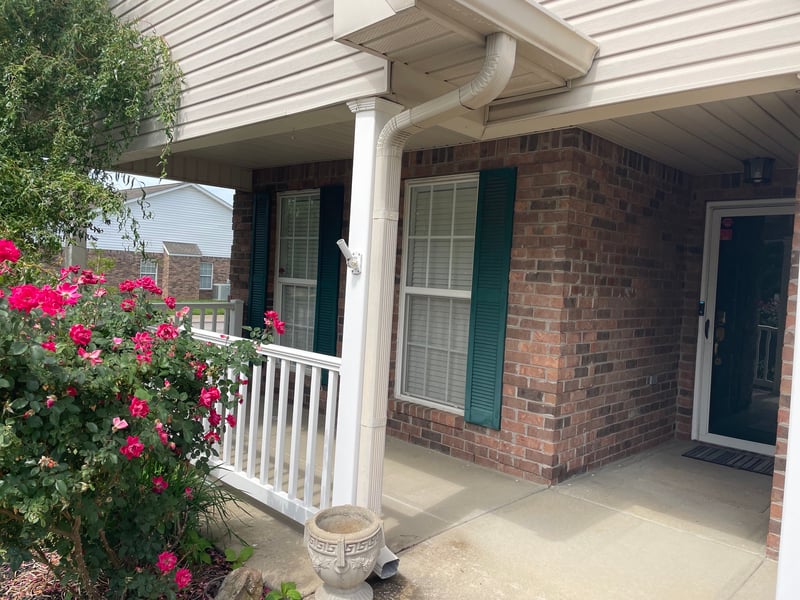 1301 Crofton Park Ct, Columbia, TN 38401