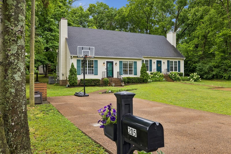 205 Brattlesboro Pl, Nashville, TN 37204
