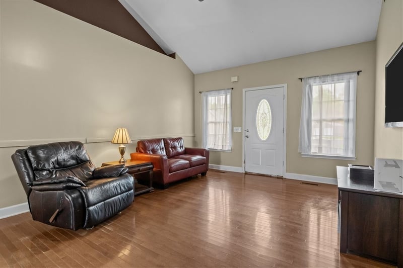 202 Parkside Ln, Burns, TN 37029