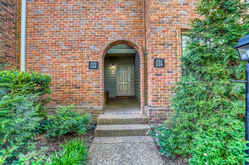 229 Westchase Dr, Nashville, TN 37205