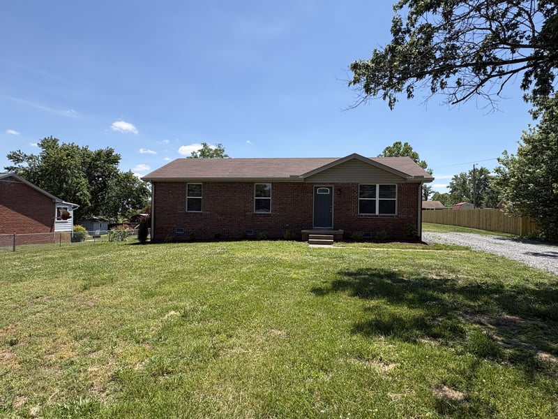 1513 Ridgewood Ct, Gallatin, TN 37066